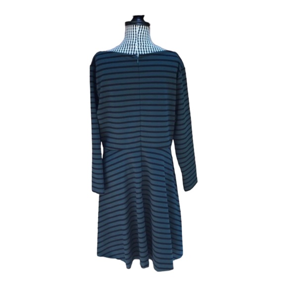 Old Navy Striped Dress NWT - Picture 2 of 3